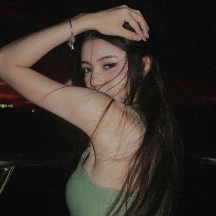 镜中的女孩